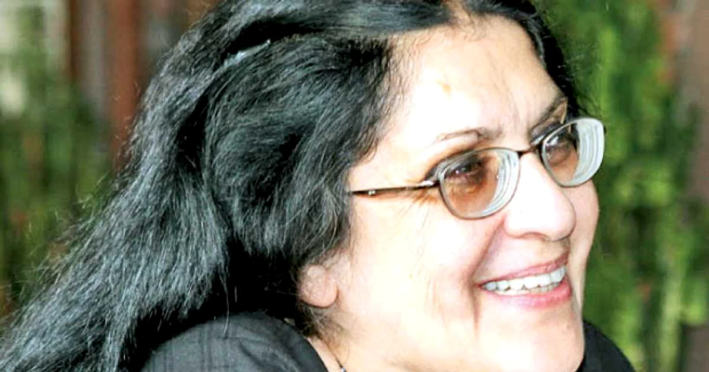 Scriitoarea Adriana Babeţi este profesor la Universitatea de Vest din Timişoara