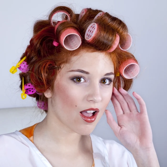 
    Foloseşte bigudiuri mari pentru bucle cât mai naturale  