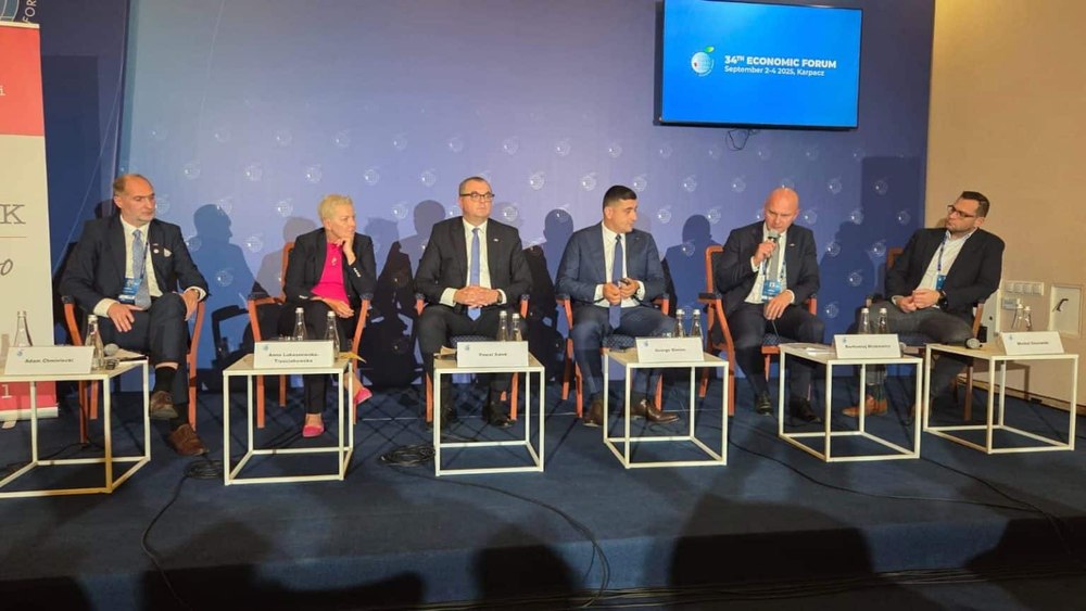 Simion, declarații controversate în Polonia: Viktor Orban este „conducătorul Europei”. Val de jigniri la adresa premierului Donald Tusk