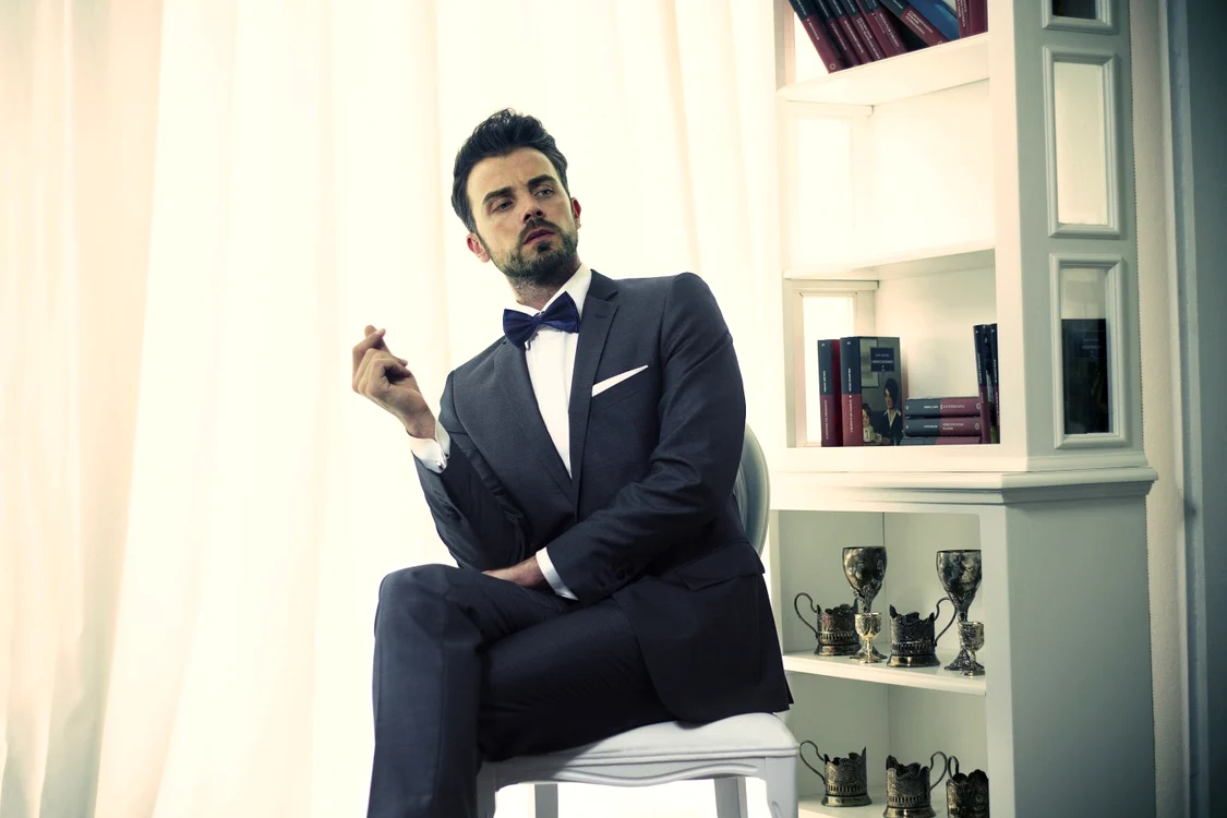 Black tie      FOTO SARTO