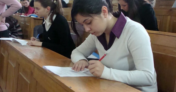 Cei mai buni dintre elevi vor pleca la vară în tabără