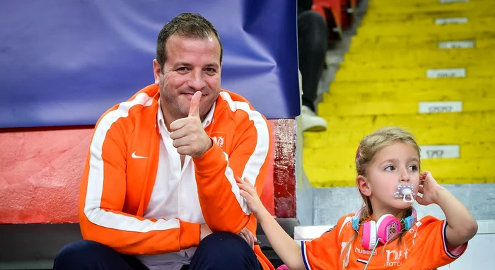 Rafael van der Vaart s-a mutat în Români. Foto Facebook