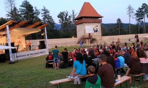 O idee de film aduce studenților un loc la Şcoala de Vară a Festivalului de Film Istoric de la Râşnov jpeg