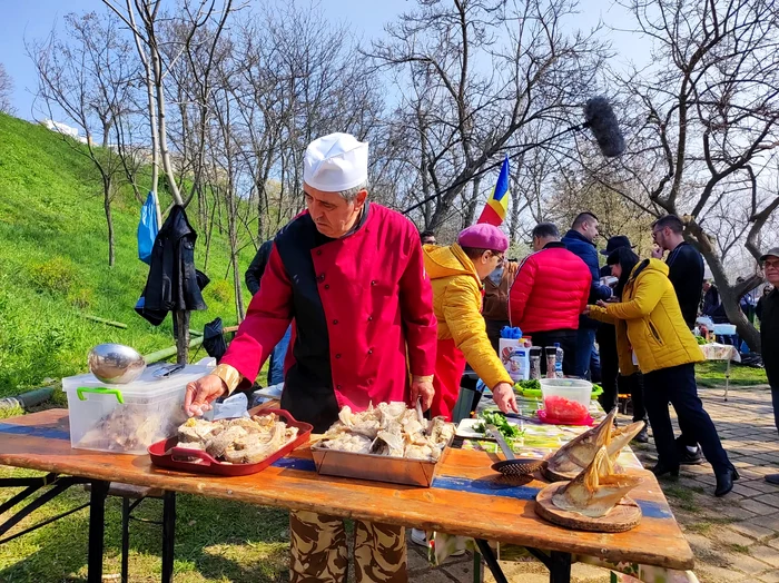 Concurs de gătit borș pescăresc la Galați FOTO: C.Mazilu