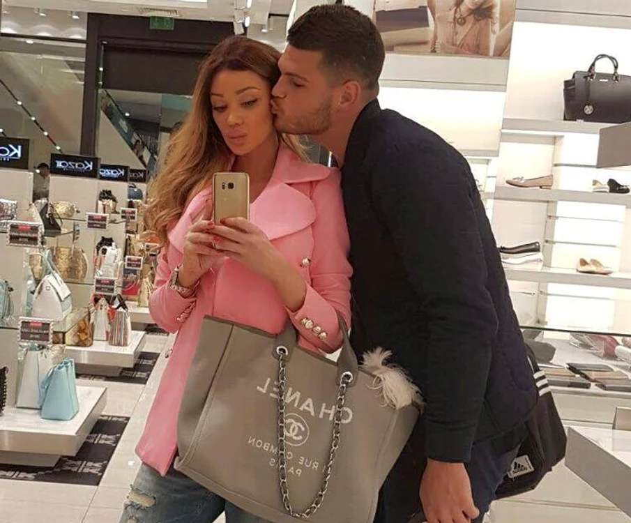 Bianca şi Răzvan se duc tot timpul la mall împreunăfoto: arhiva personală