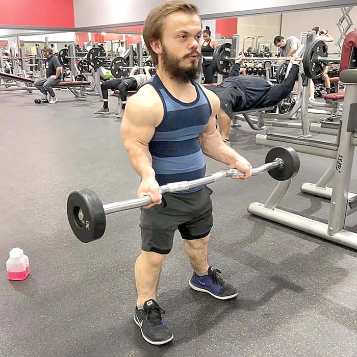 Lee Liston, de 26 de ani, are 1,18 metri înălțime şi 39 de kilogrameFoto: Profimedia