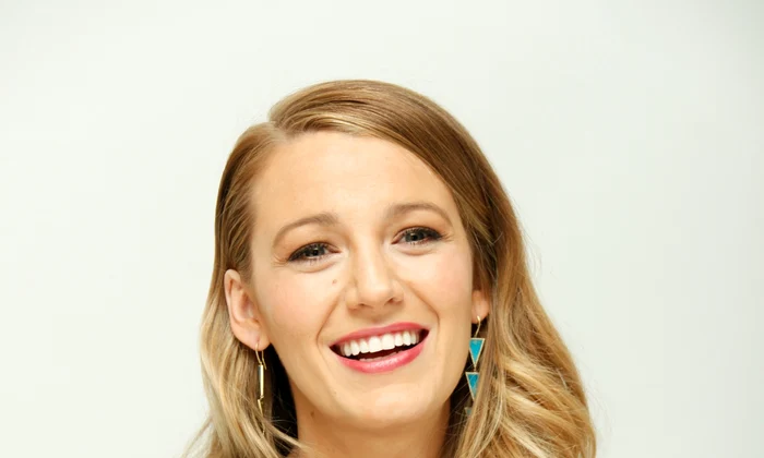 HT Blake Lively en conférence de presse pour le film "The Age of Adaline" à Beverly Hills jpeg