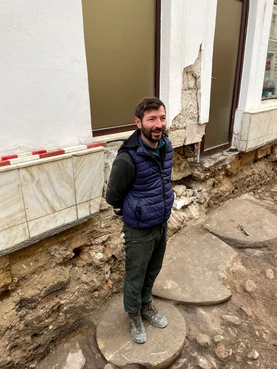 Rămășițele drumului roman au fost descoperite în centrul Clujului. FOTO: MNIT