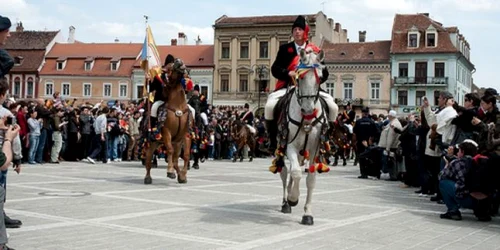 Junii îşi reiau tradiţiile după doi ani de pandemie FOTO Adevărul