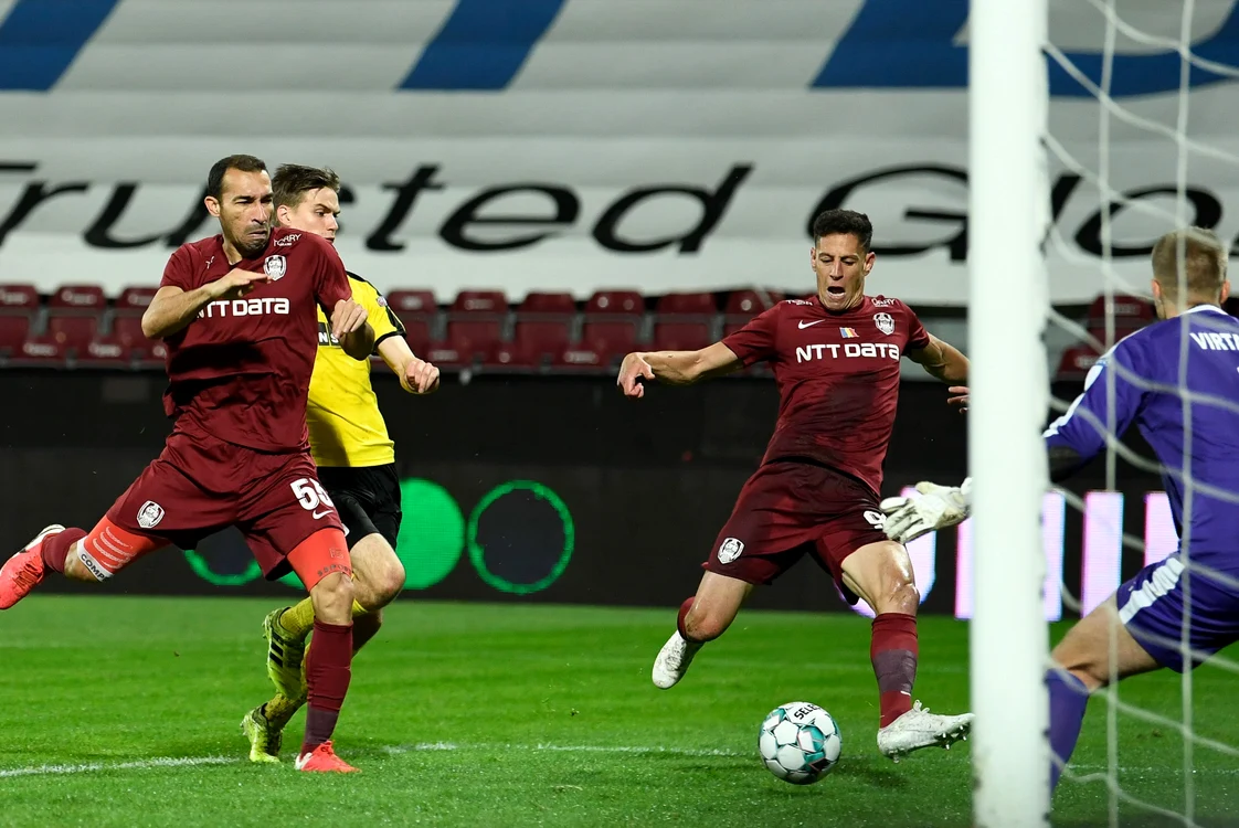 
    Mario Rondon a marcat două goluri în meciul cu KuPSFoto: sportpictures.eu  