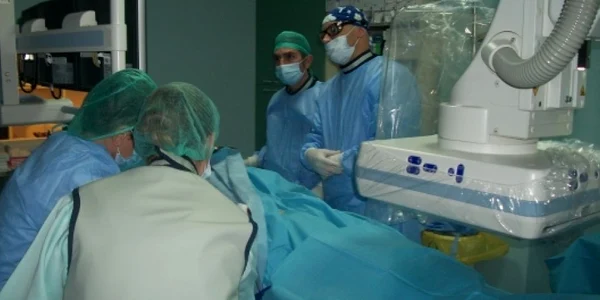 Medicii au reparat venele testiculare afectate fără să folosească bisturiul
