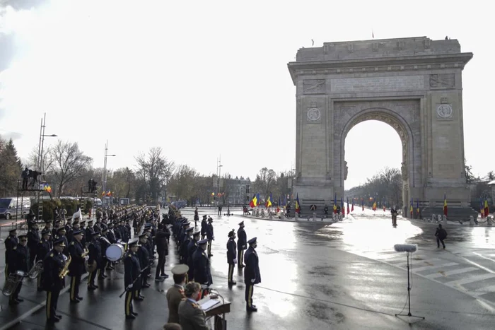 
    Parada militară organizată anul acesta în Piața Arcul de Triumf din București, cu ocazia Zilei Naționale a României, a fost una simbolicăSursa foto: INQUAM PHOTOS/Octav Ganea  