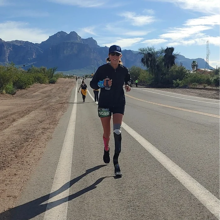 Femeia şi-a pierdut piciorul după ce în  2001 a fost diagnosticată cu cancer. Fotografii Instagram