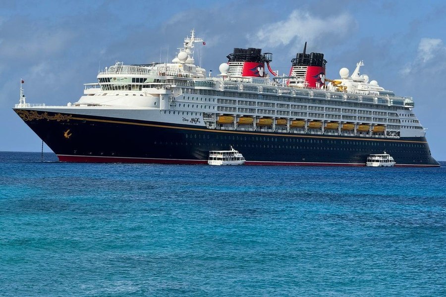 Anchetă în cazul fetiței de 5 ani care a căzut peste bordul navei de croazieră Disney