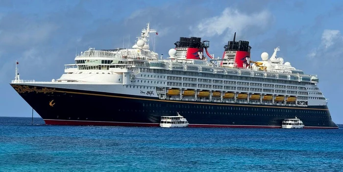 VIDEO Un tată a sărit în ocean de pe o navă Disney pentru a-și salva fiica căzută peste bord. „A fost o nebunie, îngrozitor”