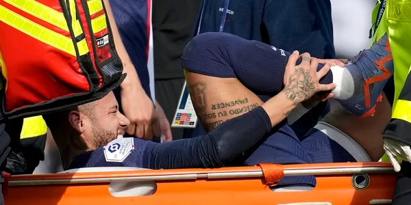 Neymar da Silva Santos Jr accidentat targa meci PSG Lille 2 02 2023 FOTO Profimedia