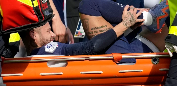 Neymar a izbucnit în lacrimi după accidentare. Foto Profimedia