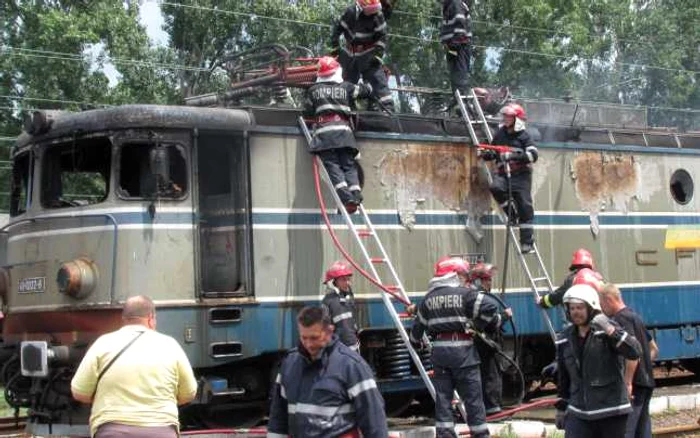 Incendiu în gara de la Şimian FOTO Corina Macavei