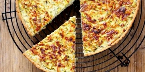 Tarta sărată cu ton şi dovlecei