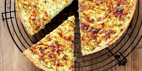 Tarta sărată cu ton şi dovlecei