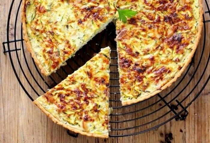 Tarta sărată cu ton şi dovlecei