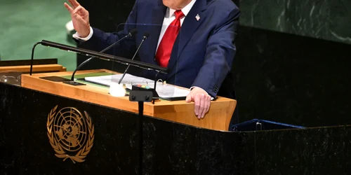 Trump adunarea generală a NATO FOTO EPA EFE jpg