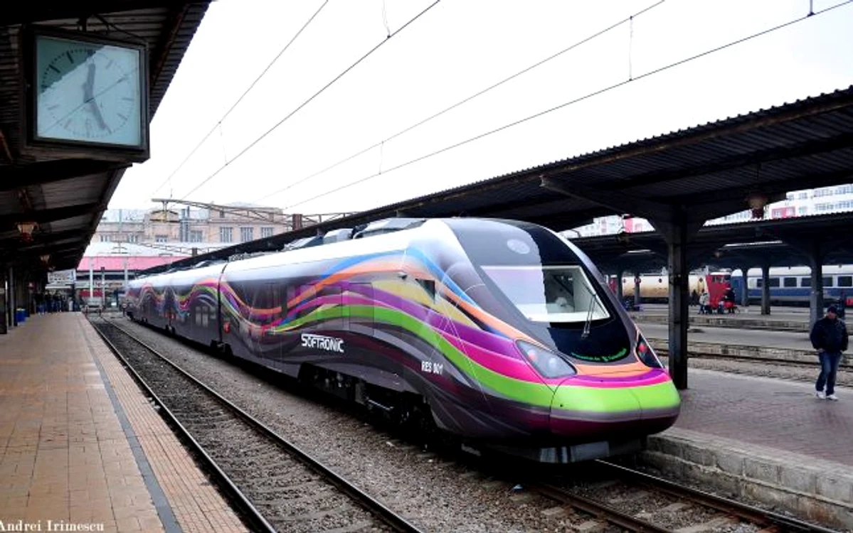 
    Călătoria cu trenul privat e mai ieftină cu 20 de lei faţă de cea cu trenurile CFR (foto: adevarul.ro)  