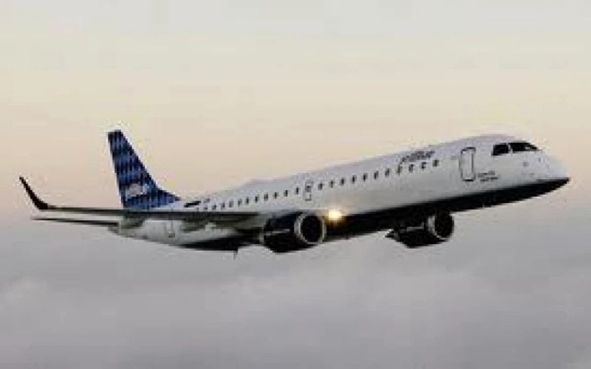Avionul a fost obligat să aterizeze de urgenţă pe Otopeni. 