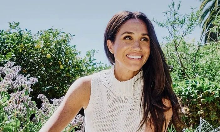 Meghan Markle în grădină la Montecito (1) png