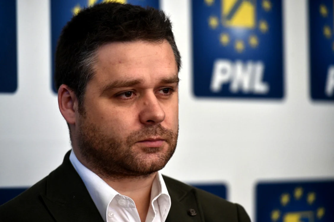 Ciprian Ciucu spune că nu este implicat în angajările mamei lui
