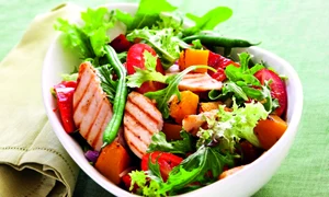 salata cu spanac si piept de pui jpeg