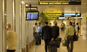 pasageri aeroport jpeg