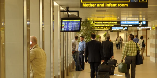 pasageri aeroport jpeg