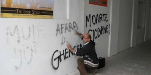 Târgu-Mureş:Mesaje „Anti-Gigi” pe zidurile din centrul oraşului
