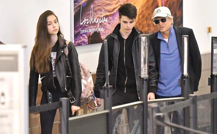 Michael Douglas are doi copii frumoşi, Dylan, de 18 ani, şi Carys, de 15 aniFoto: Profimedia