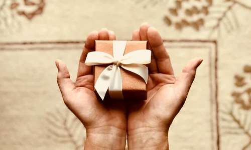 TOP 7 cadouri extravagante pe care le poți face persoanei iubite jpg