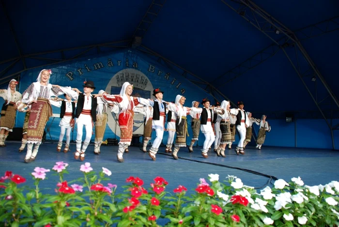 Ansamblul "Codruleţul" din Dâmboviţa a câştigat trofeul festivalului FOTO Florentin Coman