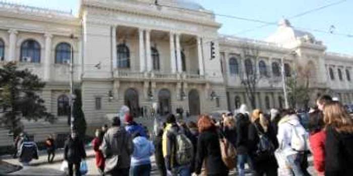 Iaşi: Avalanşă de înscrieri la Universitatea „Cuza“