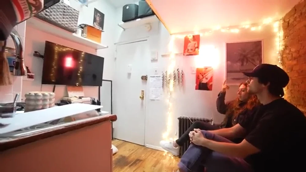 Cum arată un apartament de 7,4 metri pătrați închiriat cu 650 de dolari pe lună: „Asta nu e un apartament, e o celulă de închisoare”