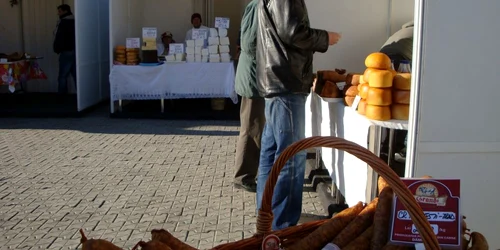 Produse tradiţionale la preţ de producător