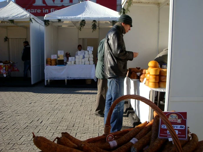 Produse tradiţionale la preţ de producător