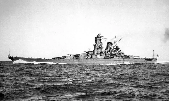 Cuirasatul Yamato (foto: Wikimedia Commons) 