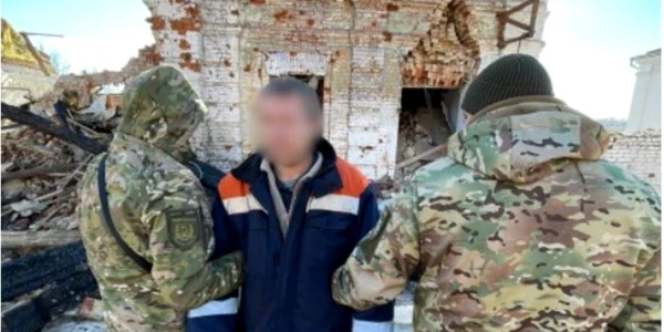 Soldat rus arestat de polițiștii ucraineni  Foto hk npu gov ua jpg