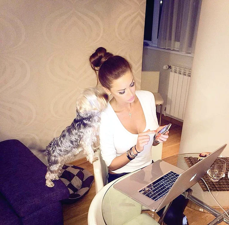Acesta e complexul  rezidenţial în care  Bianca are un  apartament cu  două camere