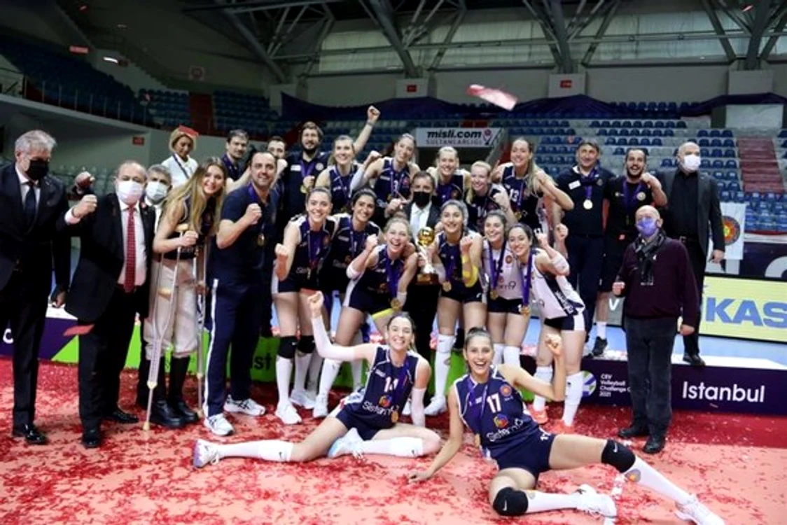 
    Yeșilyurt a cucerit primul trofeu continentalFOTO: CEV  