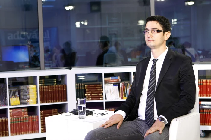 Candidatul, mesajul şi tinerii – dialog cu Antonio MOMOC jpeg
