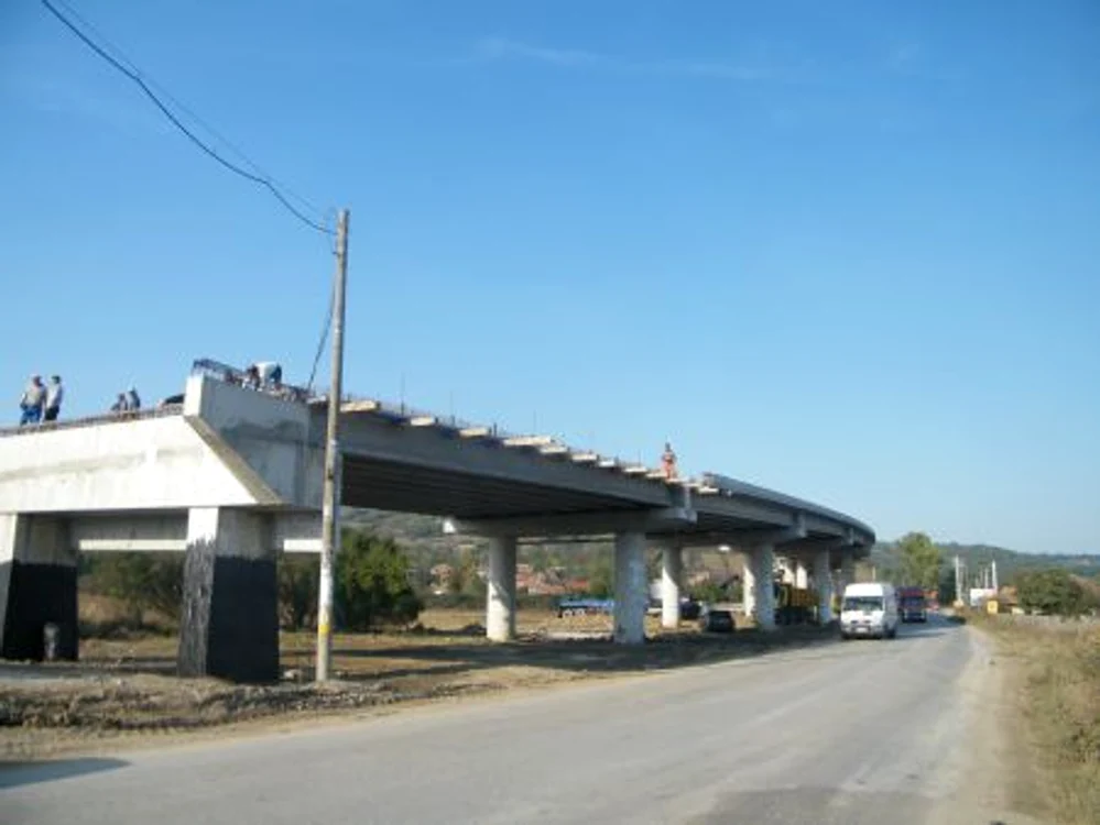 Lucrările sunt realizate în proporţie de 80%
