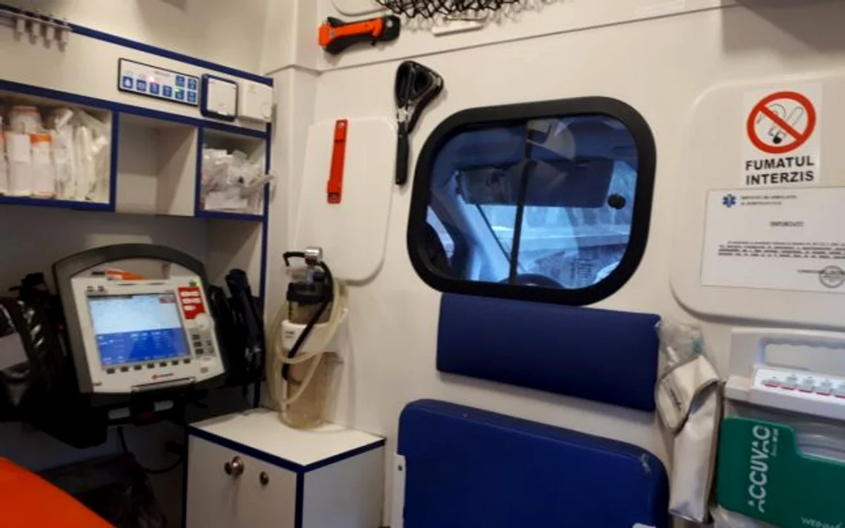 Jurnalista a rămas impresionată de modul în care a fost tratată de cadrele medicale de pe ambulanţă. FOTO: Arhivă personală