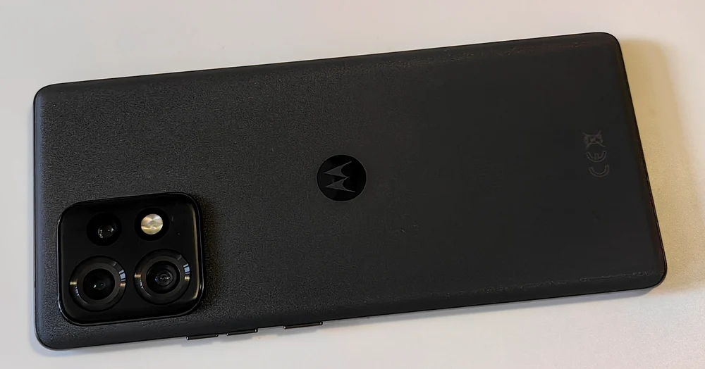 Motorola Edge 40 Pro spate. FOTO Adrian Pogîngeanu