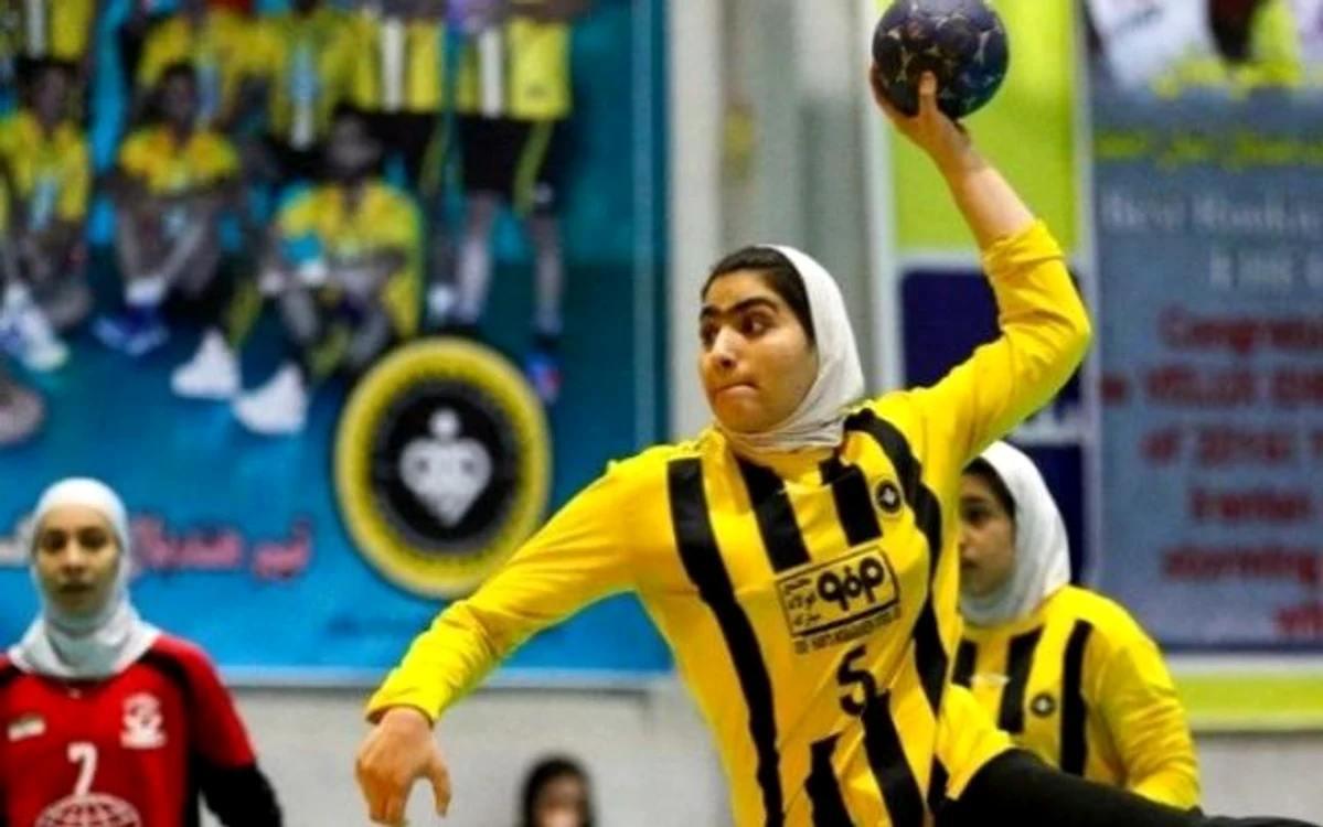 Handbalistele din Iran sunt obligate să joace cu echipamente speciale potrivit normelor islamice